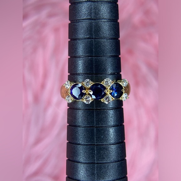 K18Yellow GOLD Natural SAPPHIRE 3 STONE RING with Diamond 0.3ct accent Size 6.5 - Picture 3 of 9